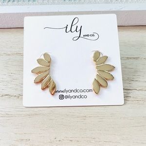 Wing Stud Boutique Earrings New Lightweight Gold